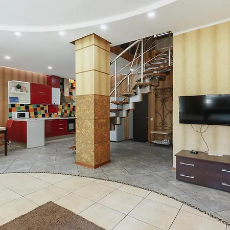 Big Own House In Otrada 公寓 *